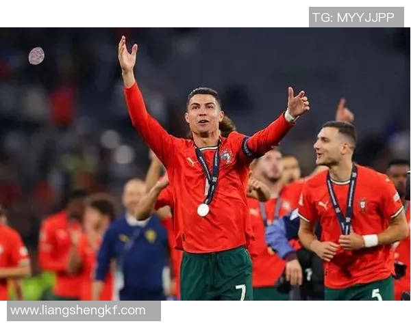 葡萄牙足球队明星球员分析与发展潜力:从C罗到新一代天才 葡萄牙足球队明星球员分析与发展潜力:从C罗到新一代天才